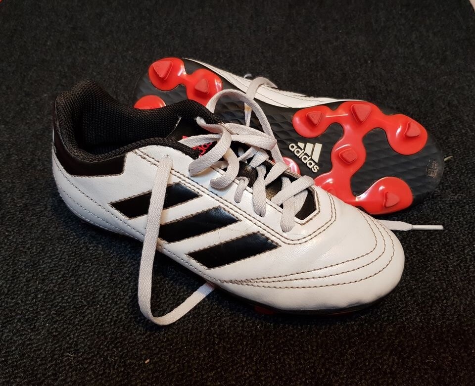 boys football boots size 1